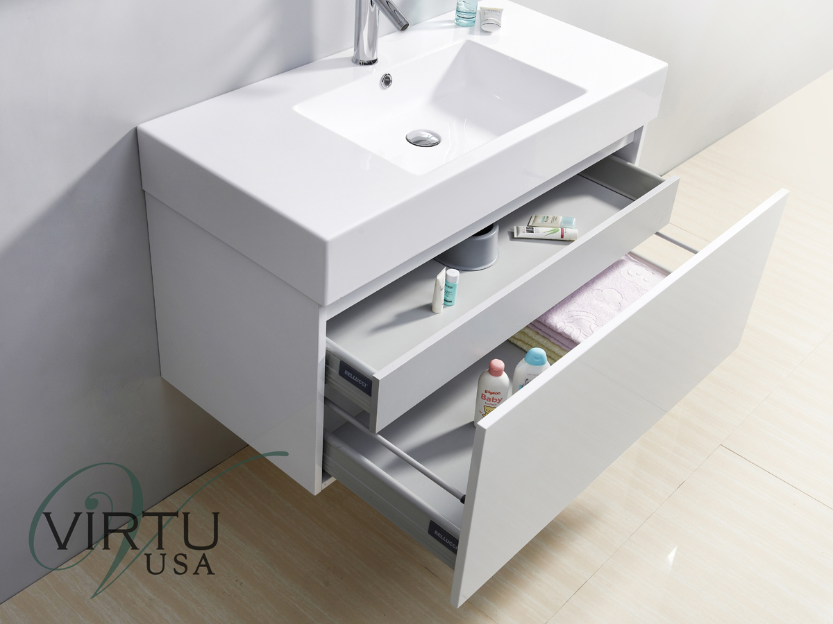 Soft-Closing Drawers Soft-Closing Drawers