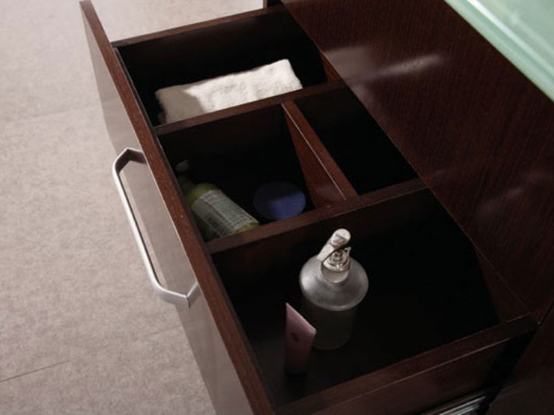 Single pull-out drawer Single pull-out drawer