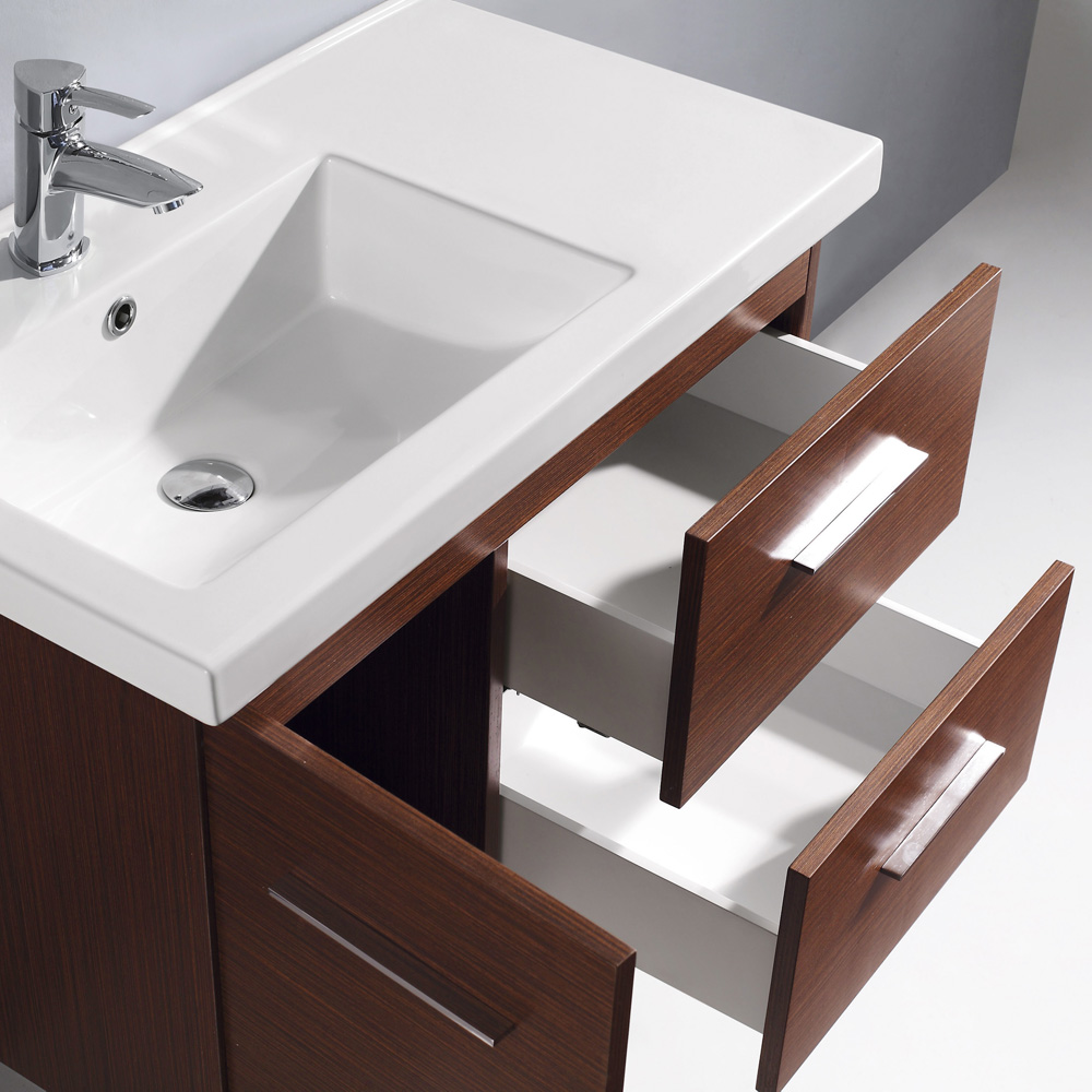 Chrome finished handles and soft-closing hardware Chrome finished handles and soft-closing hardware