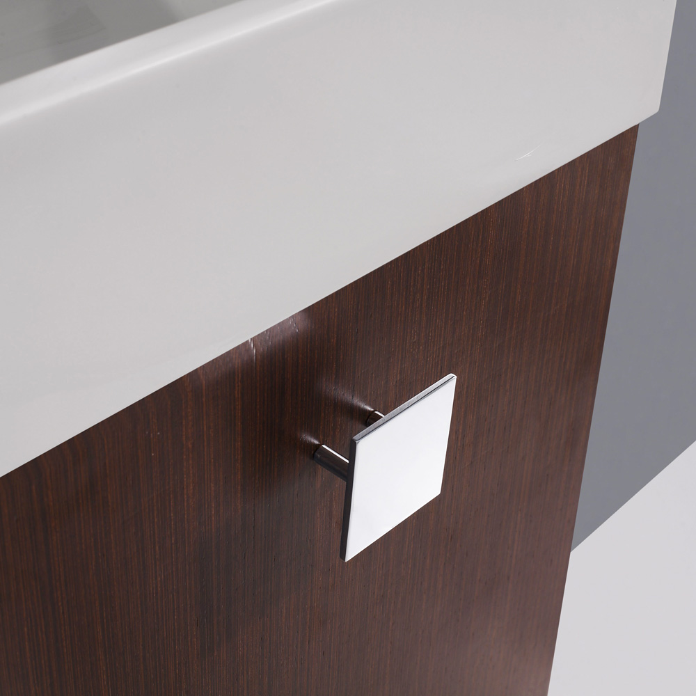 Chrome square-shaped cabinet pull Chrome square-shaped cabinet pull
